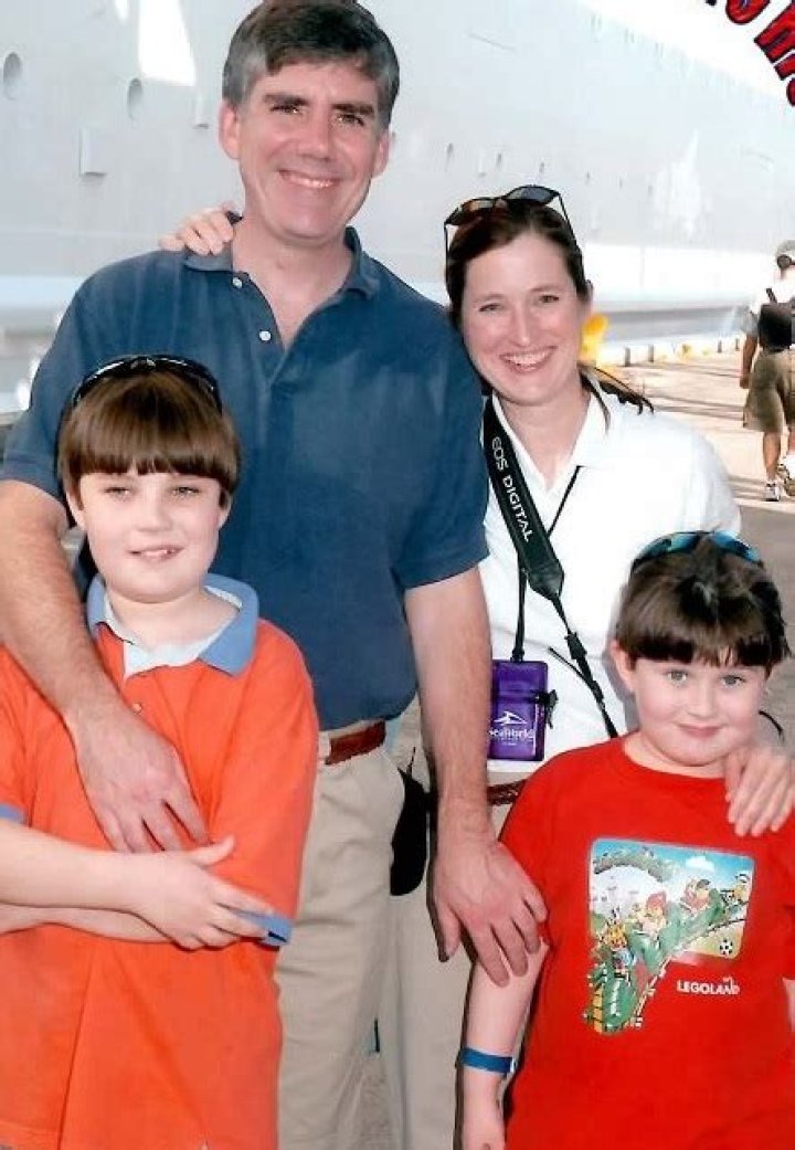 Rick Riordan siblings: Does Rick Riordan have brothers and sisters?