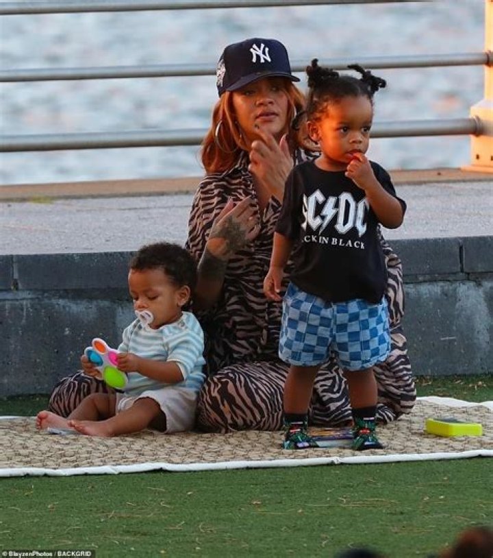 Rihanna And Her BF Hassan Jameel Were Spotted At A Lakers-Rockets Game – Here’s The Photo; Fans Want Marriage And Kids