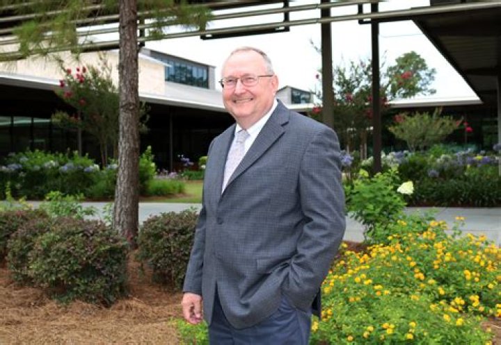 Dr. Robert Lloyd, DO – La Follette, TN