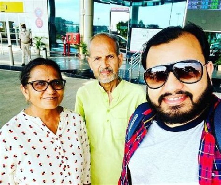 Roger Lodge Bio, Age, Wife, Family, Height, KLAA, Net Worth, Salary