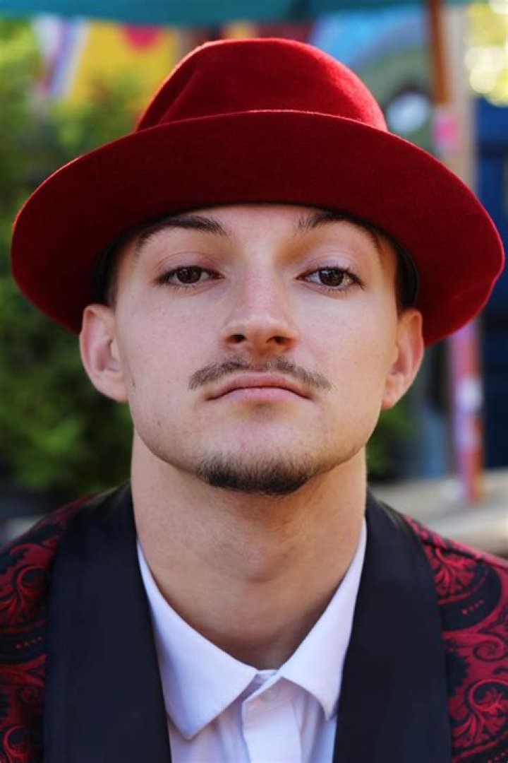 Russell Horning Biography - Facts, Childhood, Family Life & Achievements