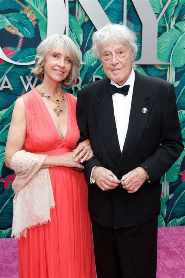 Sabrina Guinness Net Worth, Income, Salary, Earnings, Biography