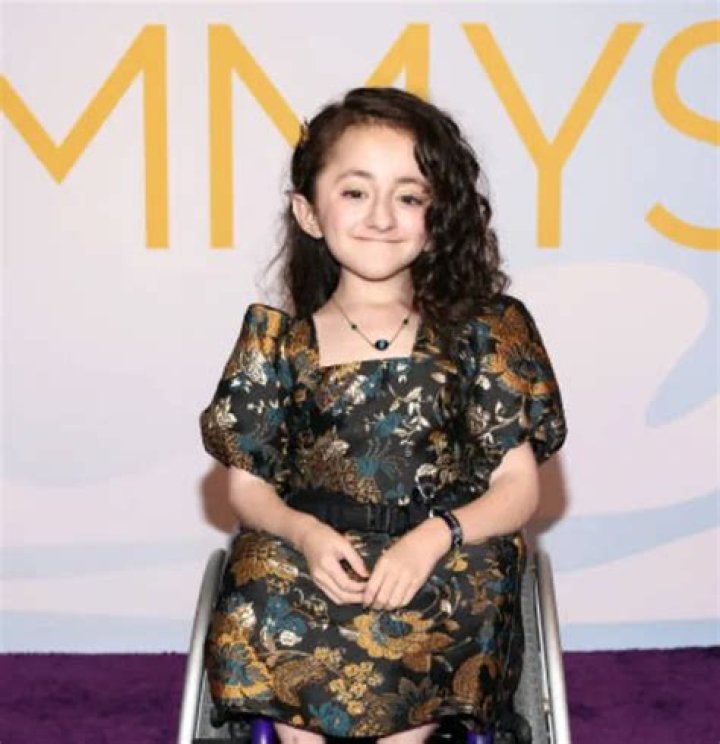 Sammi Hanratty Height Weight Body Measurements Age Stat Family Facts