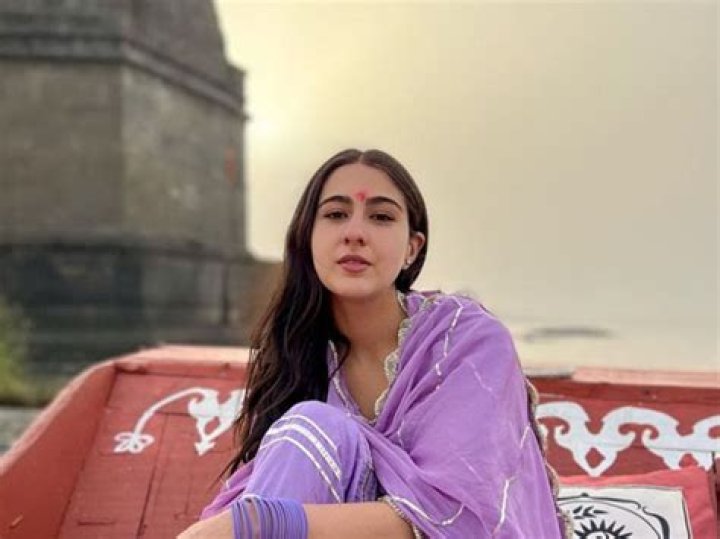 
Sara Ali Khan wins hearts with adorable fan moment 