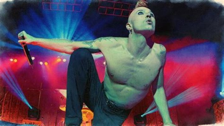 Scott Weiland Biography - Facts, Childhood, Family Life & Achievements