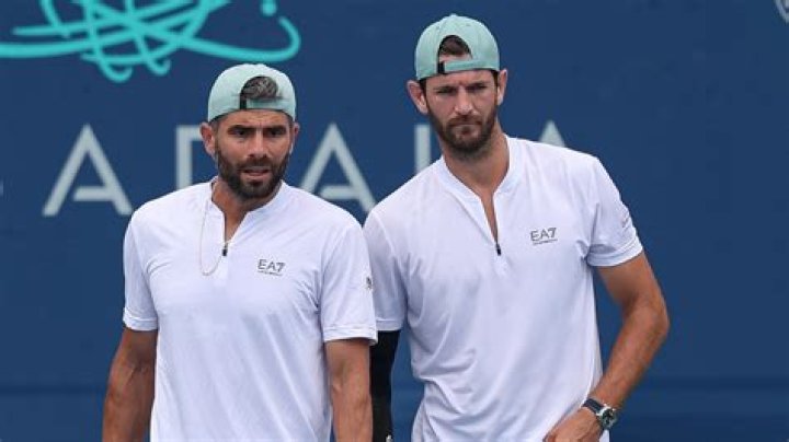 Simone Bolelli Ranking, Prize Money, Sponsor, Net Worth, Instagram, Age, Parents
