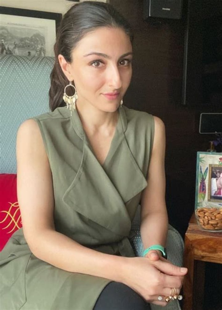 Soha Ali Khan Height, Weight, Net Worth, Age, Birthday, Wikipedia, Who, Instagram, Biography