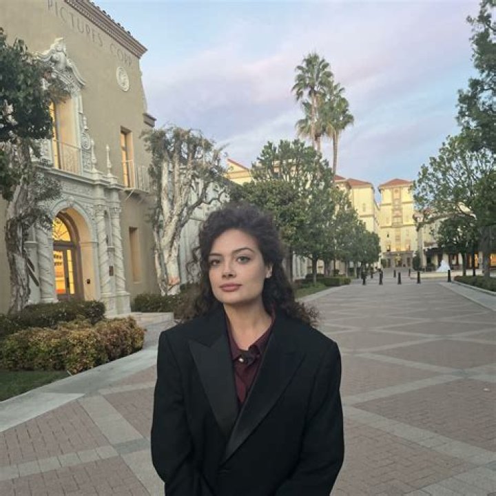 
Sole Bovelli Height, Weight, Net Worth, Age, Birthday, Wikipedia, Who, Nationality, Biography 