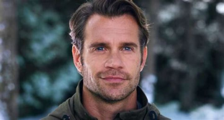 Stephen Huszar Net Worth