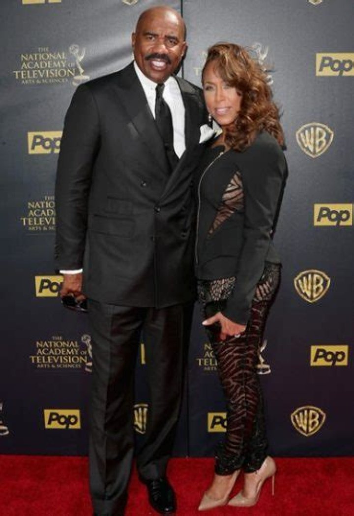 Steve Harvey Height Weight Body Measurements Shoe Size Age Ethnicity