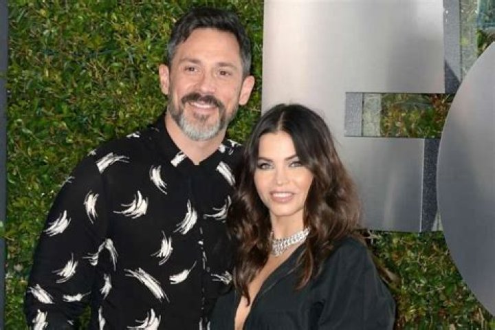 Steve Kazee Gushes Over Jenna Dewan In Incredibly Touching Letter – Jokes That His IG Is Now A ‘Fan Account’ For The Pregnant Girlfriend!