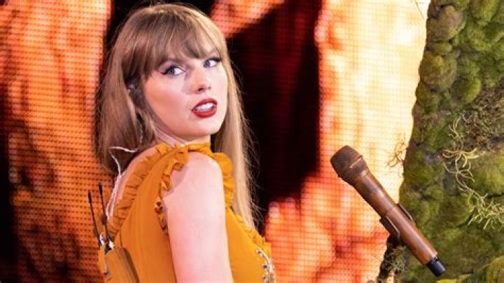 ‘Stranger Things’ star leaving a NYC recording studio fuels Taylor Swift dating rumors as big as the Upside Down