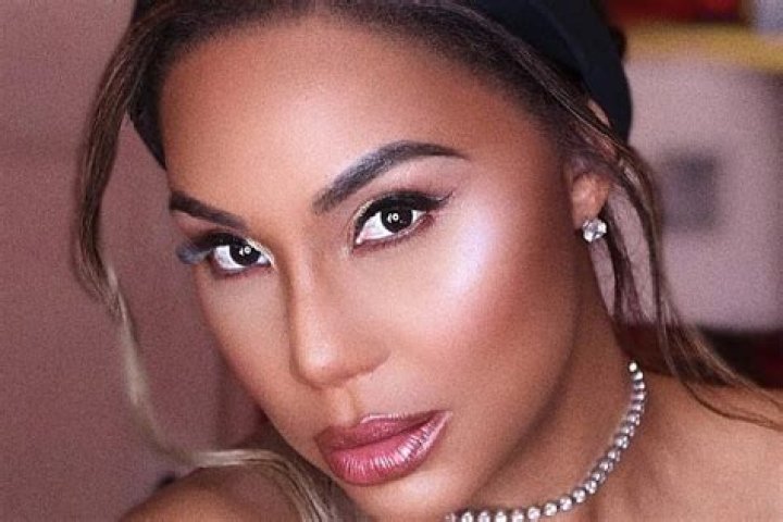 Tamar Braxton Shows Off Her Abs – See This Video
