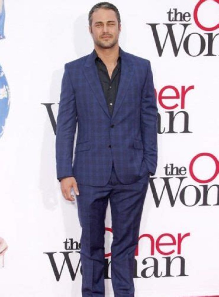 Taylor Kinney Height Weight Body Measurements Age Shoe Size Facts Bio