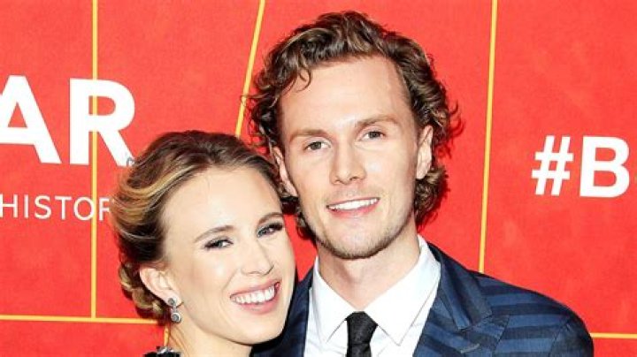 Tessa Gräfin Von Walderdorff Net Worth, Wiki, Age :: Tessa Hilton, Bio (Barron Hilton Wife Pregnant)