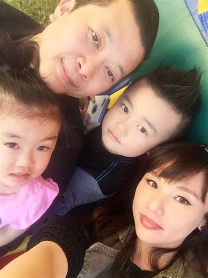 Thuy Trang family, husband, children, parents, siblings