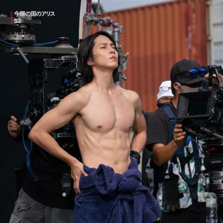 Tomohisa Yamashita (Yamapi) Biography - Facts, Childhood, Family Life of Singer, Musician & Actor