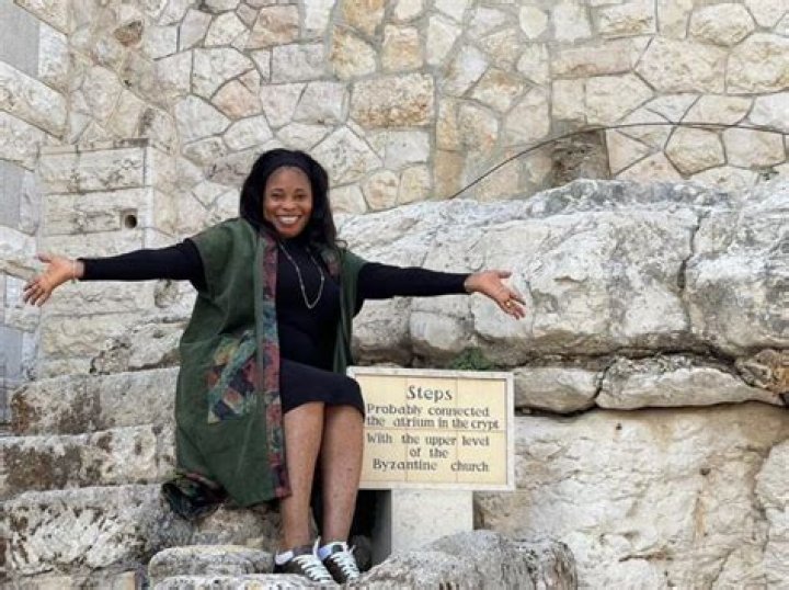 Tope Alabi Biography, Age, Education, Music and Net Worth