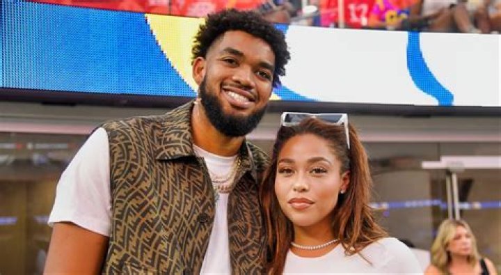 Truth About Devin Booker – His Sister, Parents & Girlfriend After Jordyn Woods