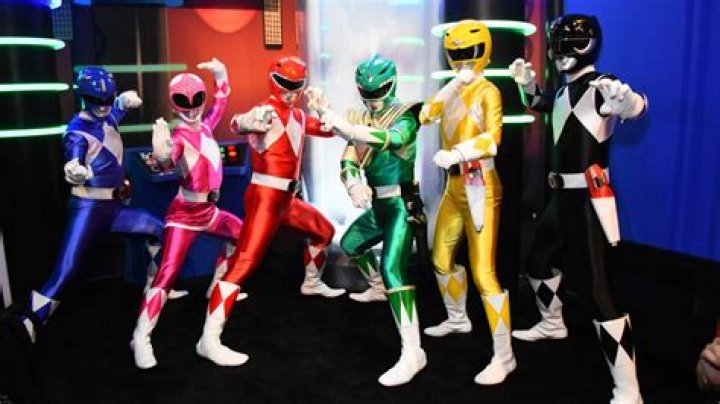 Unofficial Power Rangers save woman put into chokehold in restaurant