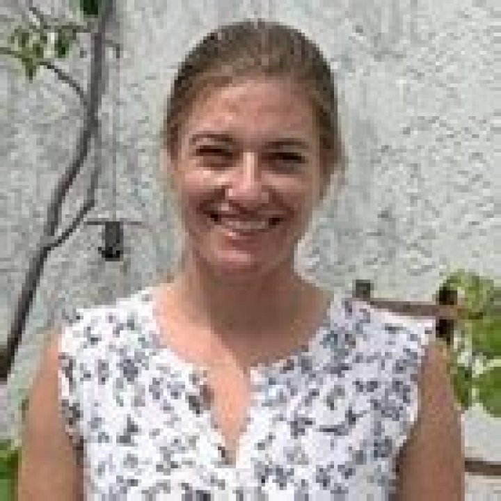 Dr. Valerie Burstein, MD – Corcoran, CA