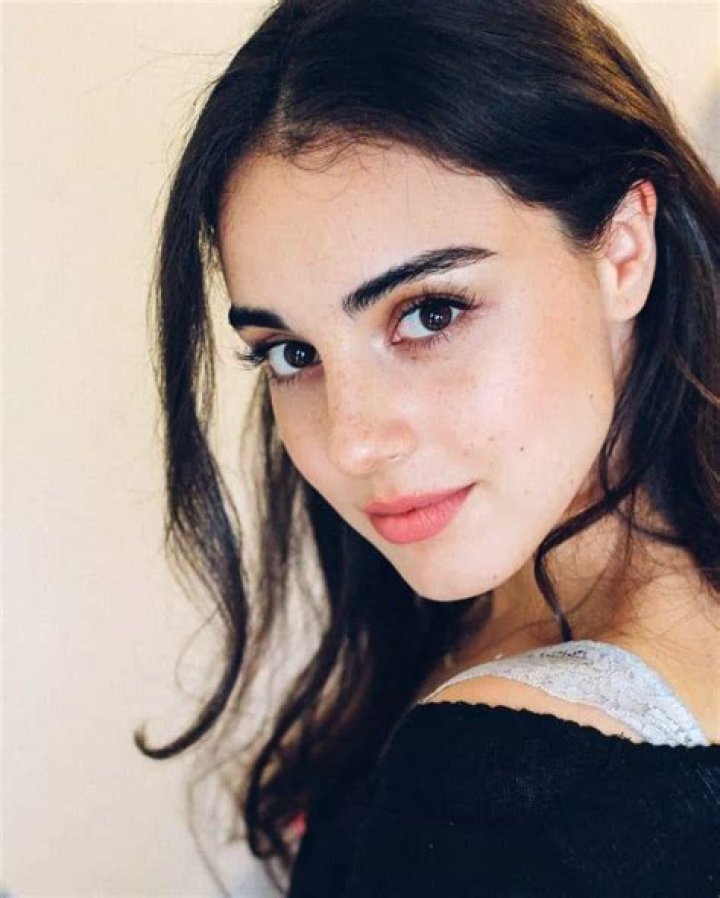 Veronica St Clair Wiki, Age, Boyfriend, Mother, Father, Height, Net Worth & More