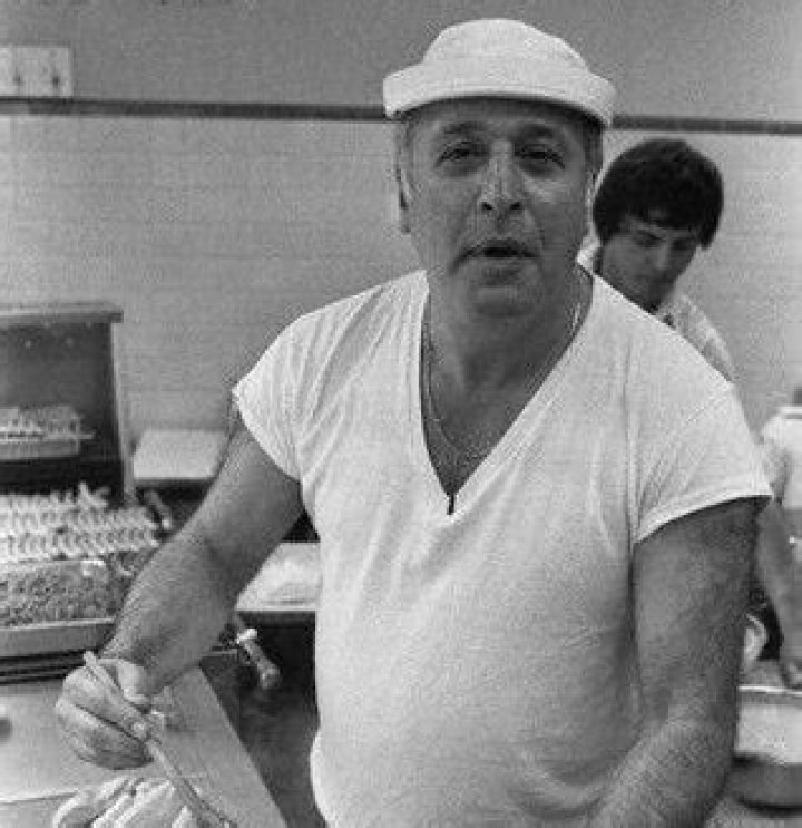 Vic Tayback Biography - Facts, Childhood, Family Life & Achievements
