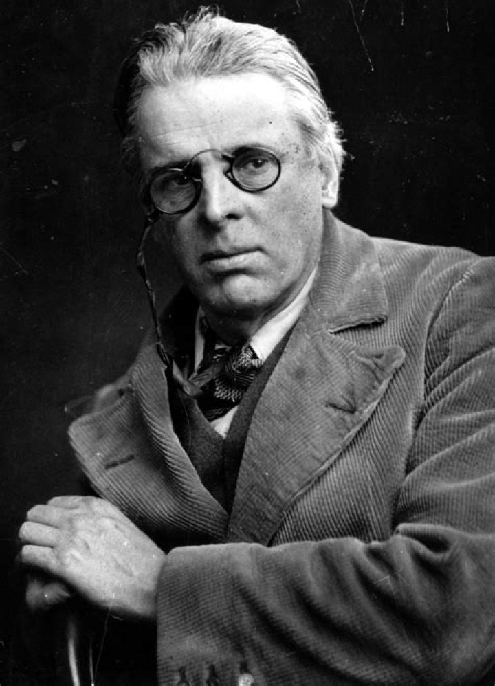 W B Yeats Biography - Facts, Childhood, Family Life & Achievements