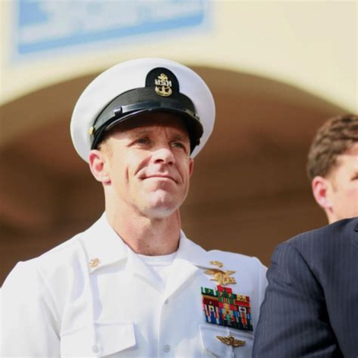 Was Eric Greitens a Navy SEAL officer?