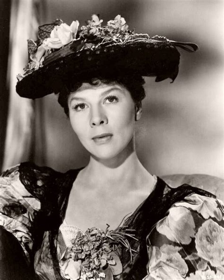 Dame Wendy Hiller Biography - Facts, Childhood, Family Life & Achievements
