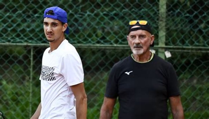 What brand does Lorenzo Sonego wear? Who are his sponsors?