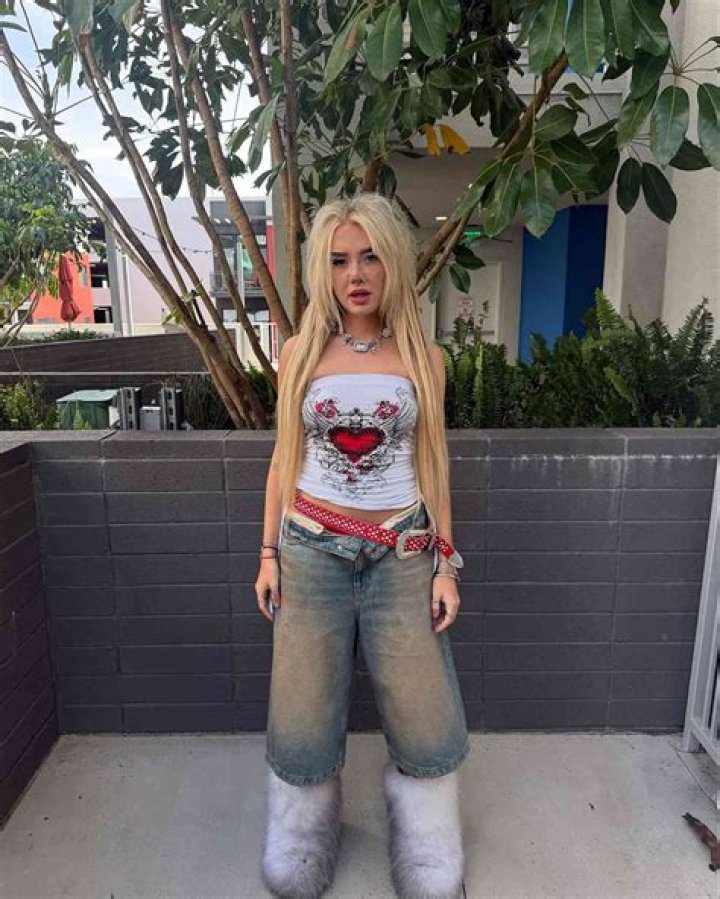 What Does Kayla Mcbride Make? – Celebrity