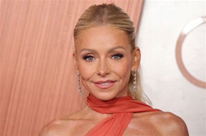 What Happened To Kelly Ripa And Why Was She In Hospital Last Week? Is She Sick? Absence Explained
