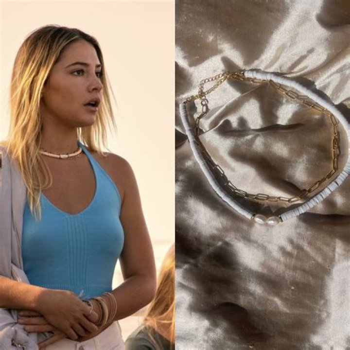 What Necklace Does Sarah Cameron Wear In Outer Banks? – Celebrity