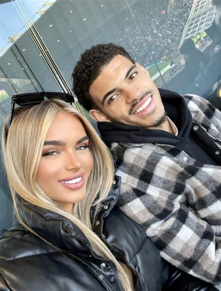 
When Morgan Gibbs makes an appearance with Britney De Villiers, he also has a new white girlfriend. 