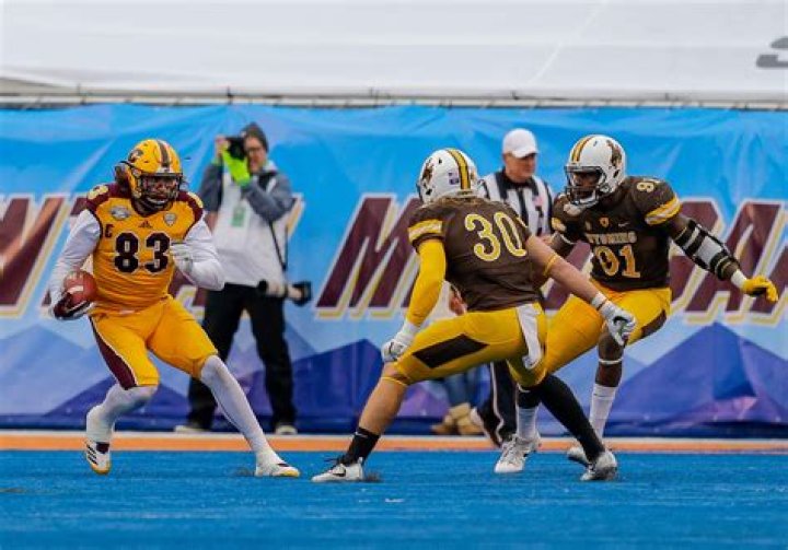 Where did Tyler Conklin go to college? Did Tyler Conklin play college football?
