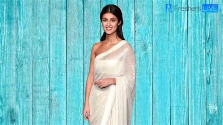 Who Are Anya Chalotra Parents? Meet Madan Chalotra And April Chalotra