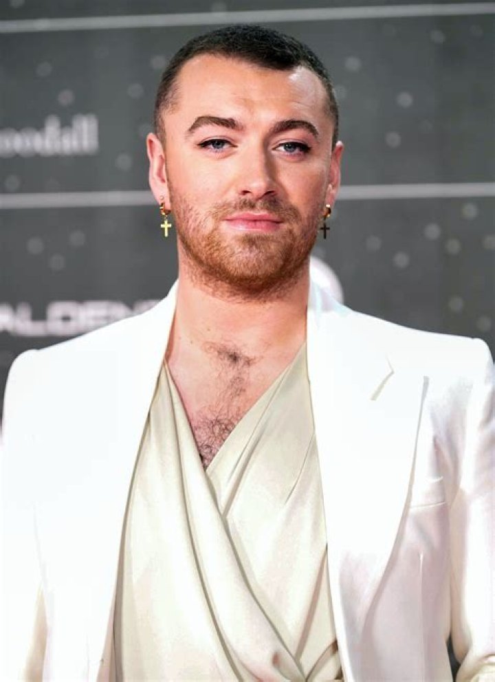 Who has Sam Smith dated?