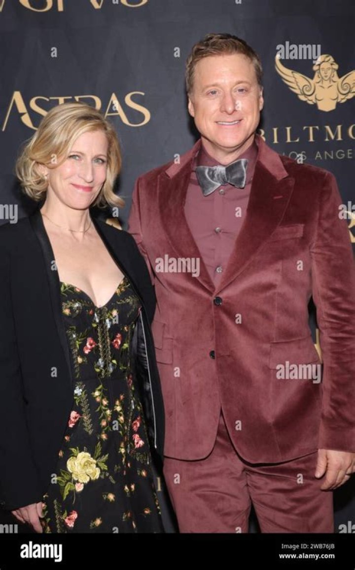 Who is Alan Tudyk wife Charissa Barton?