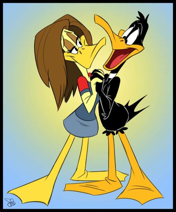 Who is Daffy ducks girlfriend? – Celebrity