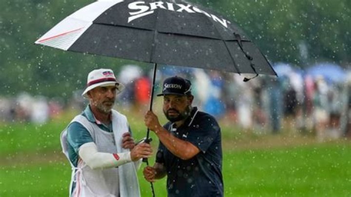 Who is JJ Spaun caddie Mark Carens? Wiki, age, family, salary, net worth