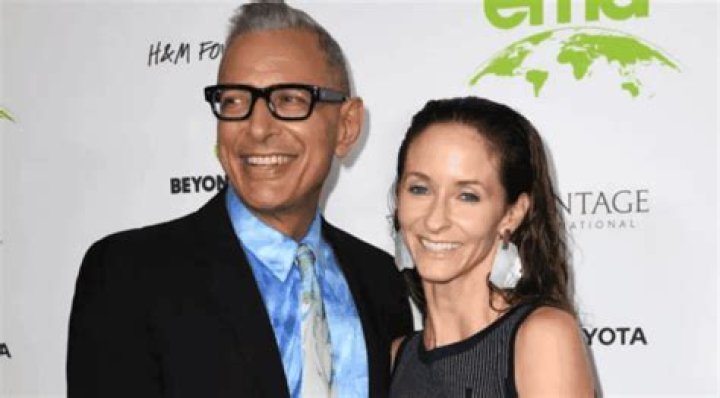 
Who is Jurassic Park Actor Jeff Goldblum Currently Married to? 