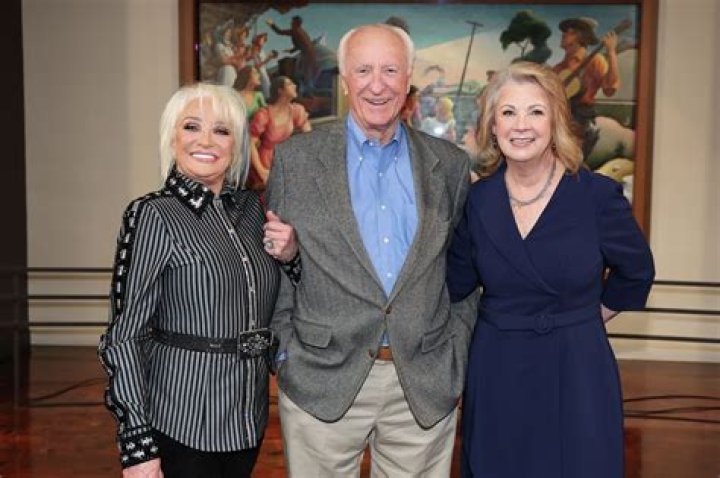 Who is Patty Loveless family?