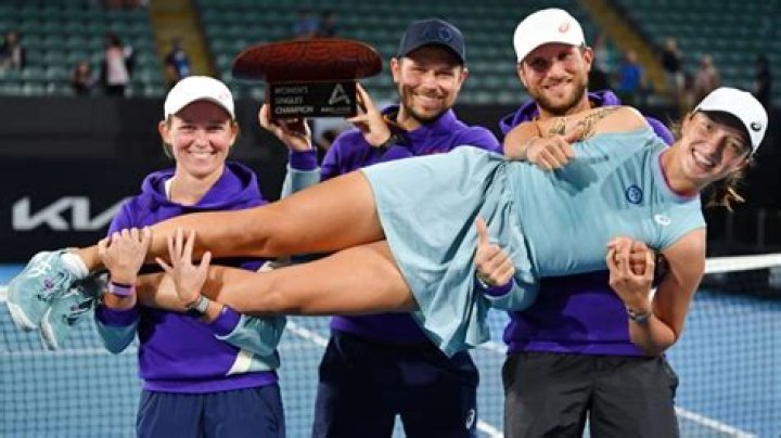 Who is Shelby Rogers coach Piotr Sierzputowski? Wiki, age, family, net worth