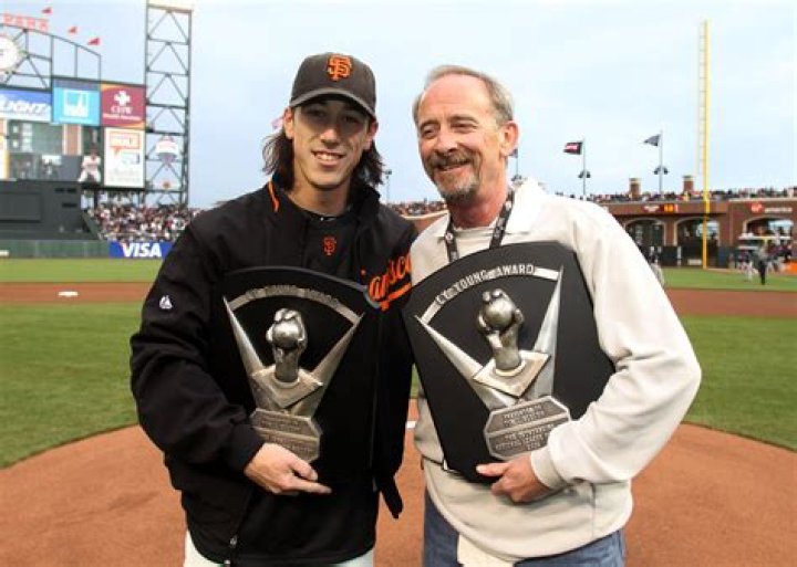 Who is Tim Lincecum’s father Chris Lincecum?