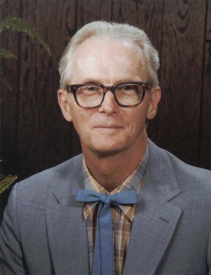 William Lipscomb Biography - Facts, Childhood, Family Life & Achievements