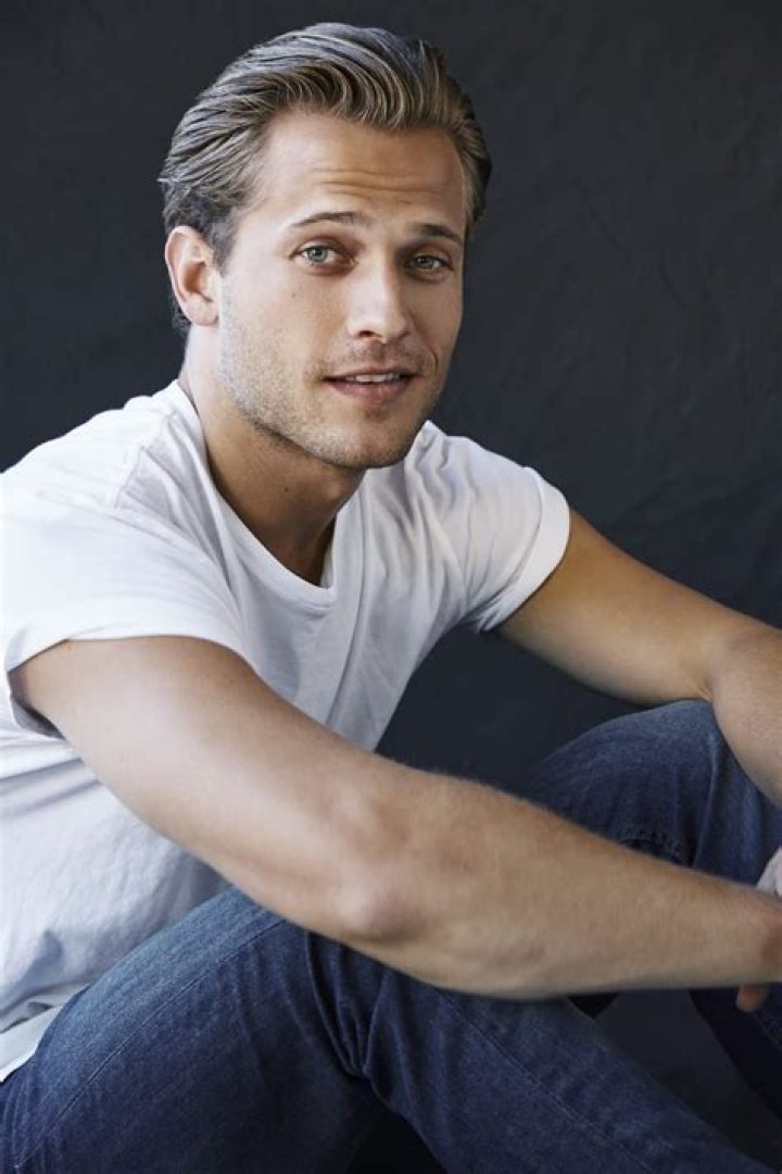 Wyatt Nash Biography - Facts, Childhood, Family Life of TV Personality & Actor