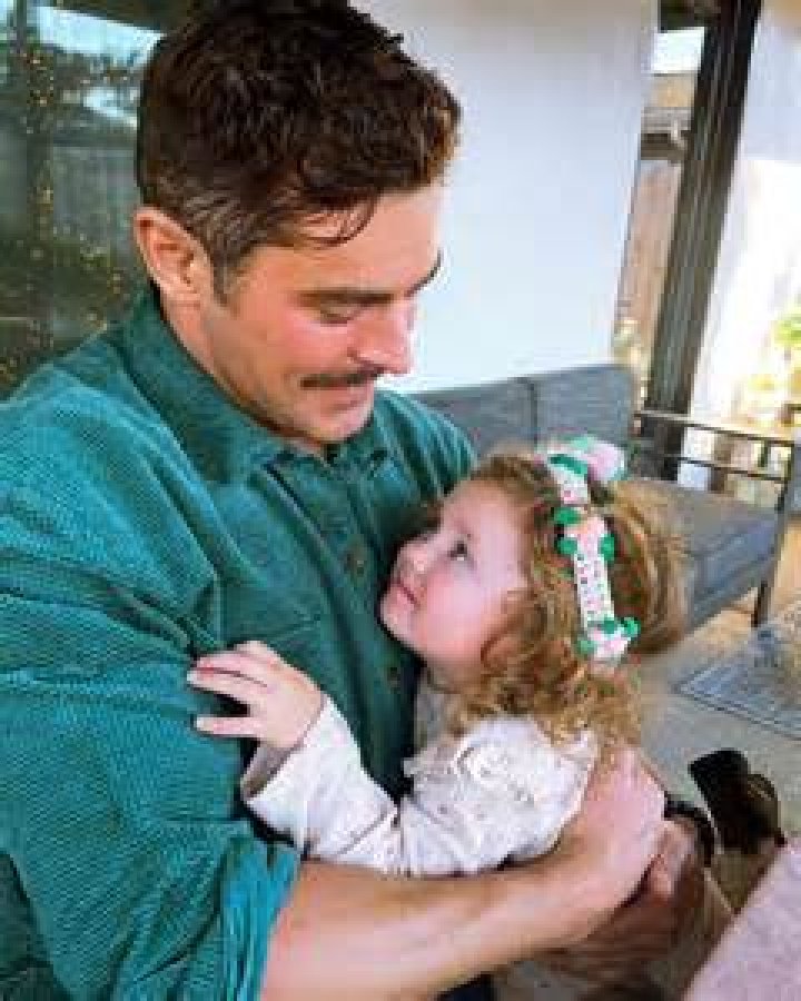 Zac Efron family, wife, children, parents, siblings